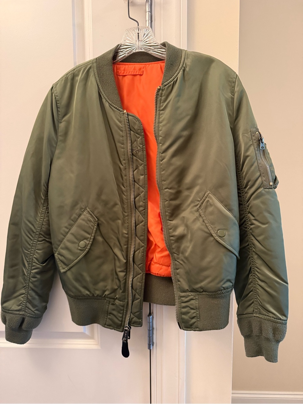 Alpha Industries:  MA-1 BOMBER JACKET WOMENS